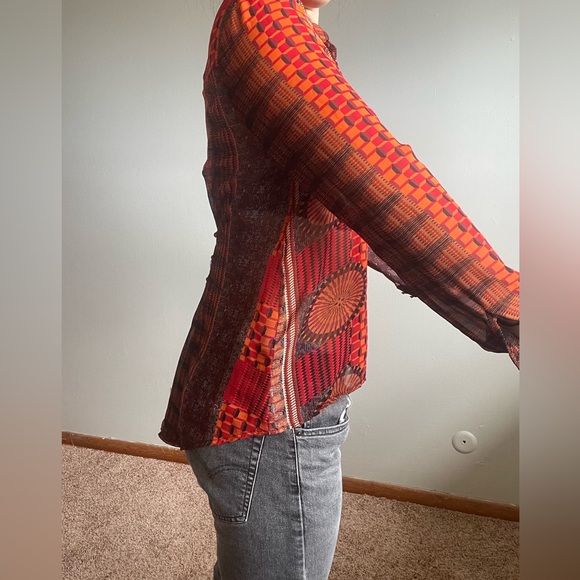 Sans Souci Aztec Long Sleeve Button Down, Medium - Picture 4 of 4